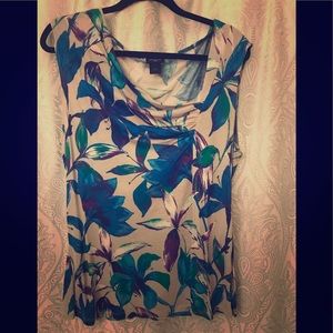 Beautiful flowered Ann Taylor top